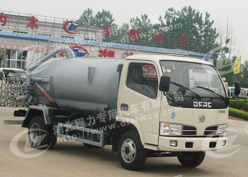 供应东风小霸王吸污车
